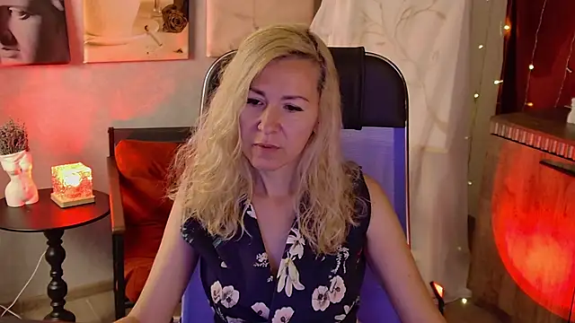 DonnaSmitth online show from June 30, 2026, 10:21 pm