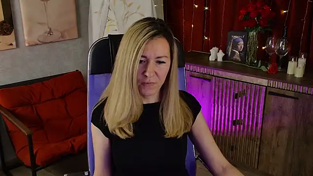 Snapshot of DonnaSmitth chatting on May 14, 2026, 6:49 pm DonnaSmitth online show from May 14, 2026, 6:49 pm