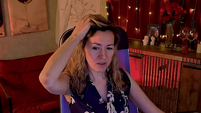 Snapshot of DonnaSmitth chatting on April 13, 2026, 7:07 pm DonnaSmitth online show from April 13, 2026, 7:07 pm