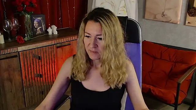 Snapshot of DonnaSmitth chatting on May 13, 2026, 6:26 pm DonnaSmitth online show from May 13, 2026, 6:26 pm