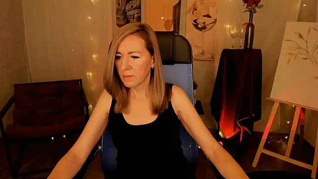 DonnaSmitth online show from December 15, 2025, 2:12 pm