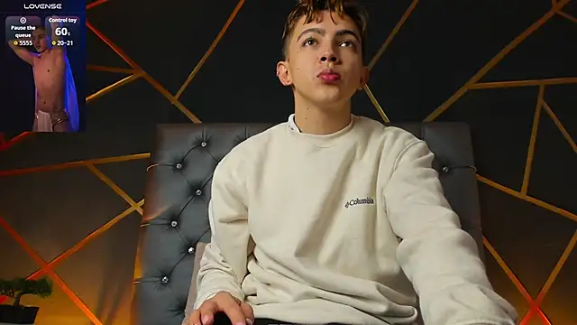 Lian Miller1  online show from November 18, 2025, 12:30 pm