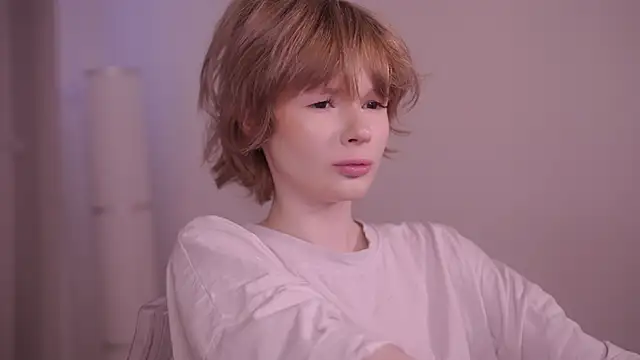 Snapshot of misska__ chatting on October 8, 2025, 1:56 pm misska online show from October 8, 2025, 1:56 pm