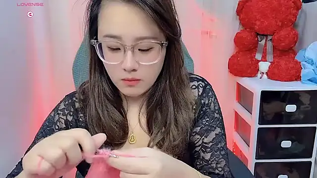 NEWONETO online show from November 8, 2025, 9:46 am