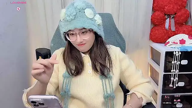 NEWONETO online show from November 19, 2025, 11:43 am