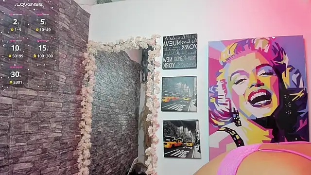 Snapshot of valery__star chatting on October 17, 2025, 12:18 pm valery star online show from October 17, 2025, 12:18 pm