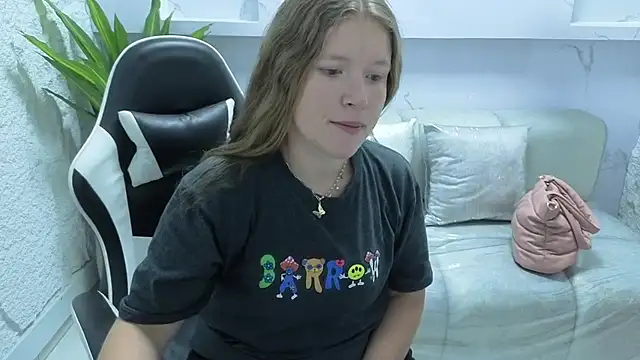 Snapshot of carla_tp chatting on November 13, 2025, 12:42 pm carla tp online show from November 13, 2025, 12:42 pm