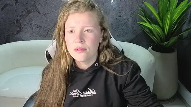 Snapshot of carla_tp chatting on November 5, 2025, 12:41 pm carla tp online show from November 5, 2025, 12:41 pm