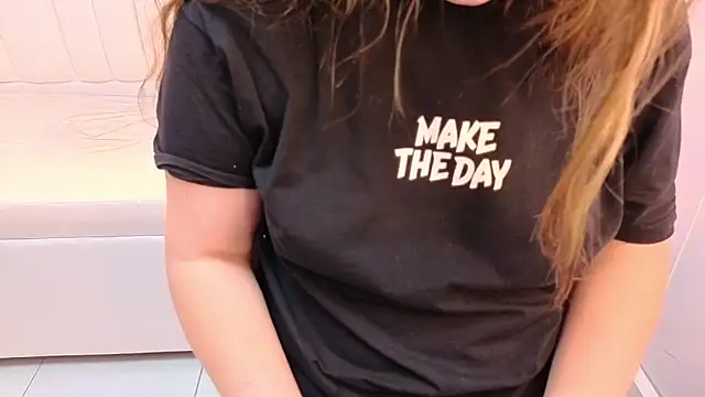 Snapshot of carla_tp chatting on November 17, 2025, 12:53 pm carla tp online show from November 17, 2025, 12:53 pm