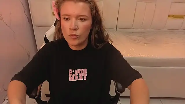 Snapshot of carla_tp chatting on November 25, 2025, 12:55 am carla tp online show from November 25, 2025, 12:55 am