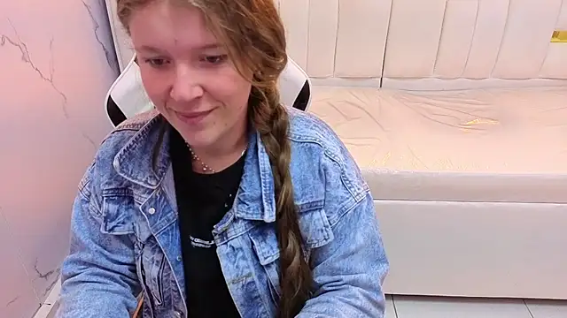 Snapshot of carla_tp chatting on November 18, 2025, 12:52 pm carla tp online show from November 18, 2025, 12:52 pm