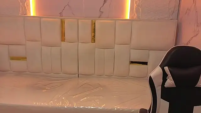 Snapshot of carla_tp chatting on November 23, 2025, 12:37 pm carla tp online show from November 23, 2025, 12:37 pm