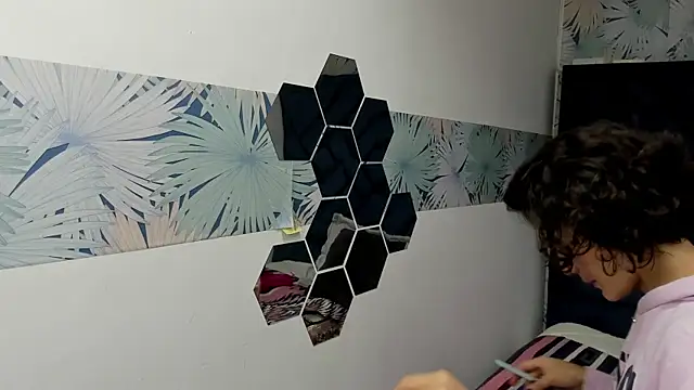 Valery More   online show from November 8, 2025, 12:09 pm