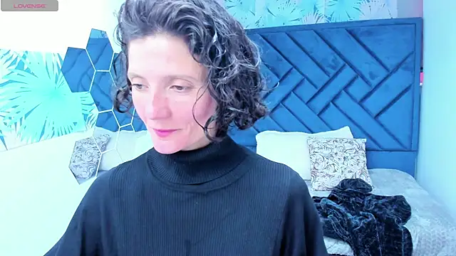 Valery More   online show from December 15, 2025, 12:22 pm