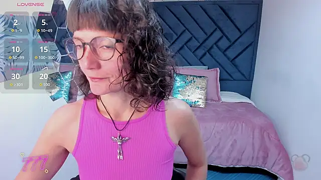 Snapshot of Valery_More__ chatting on May 27, 2026, 1:07 pm Valery More online show from May 27, 2026, 1:07 pm