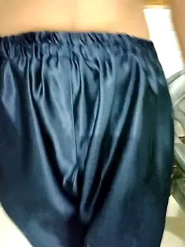 Snapshot of Meenu_rani6 chatting on October 3, 2025, 6:42 pm Meenu rani6 online show from October 3, 2025, 6:42 pm