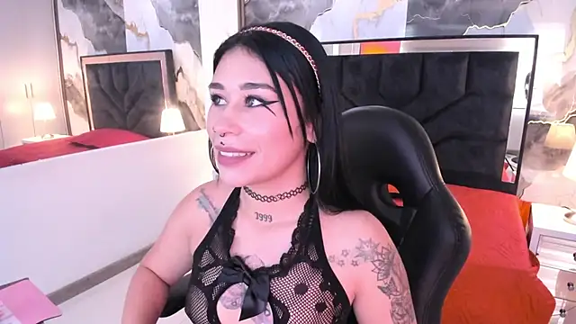 Snapshot of SusanVilla chatting on May 9, 2026, 7:39 pm SusanVilla online show from May 9, 2026, 7:39 pm