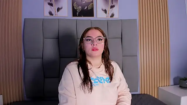 Kandyfrees  online show from January 15, 2026, 11:24 am