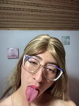 NICOLLE  12 online show from November 28, 2025, 2:56 am