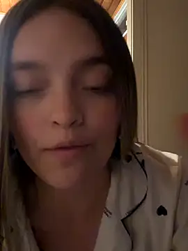 Snapshot of Miia_Millerr chatting on October 29, 2025, 11:25 pm Miia Millerr online show from October 29, 2025, 11:25 pm