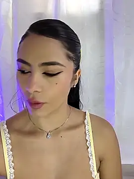 In-Ur-dreams online show from October 4, 2025, 5:03 pm