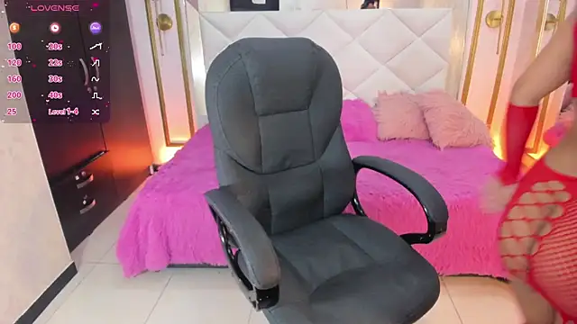 i kristi online show from November 7, 2025, 7:40 pm