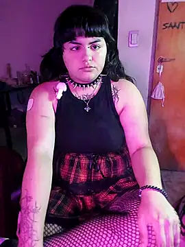 Snapshot of crucifxcked chatting on October 8, 2025, 4:03 am crucifxcked online show from October 8, 2025, 4:03 am