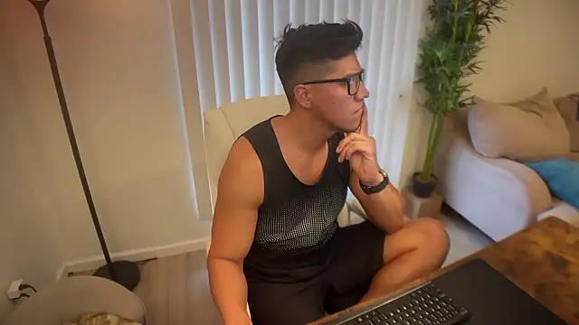 austinfxxx online show from October 9, 2025, 7:03 pm