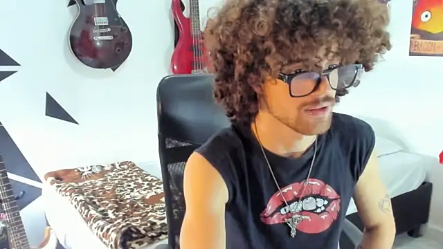 Snapshot of MikaelRizzzo chatting on October 3, 2025, 4:30 pm MikaelRizzzo online show from October 3, 2025, 4:30 pm