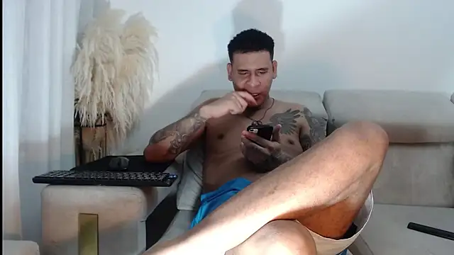 Adrew fox online show from December 18, 2025, 3:55 am