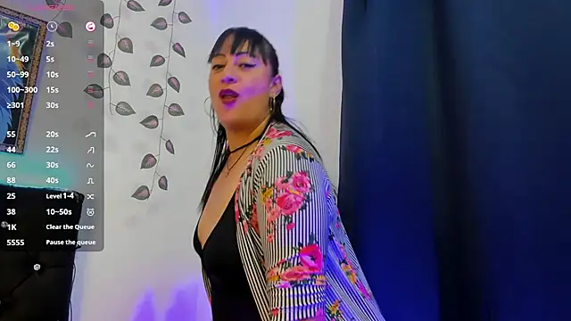 Sasha Smith4 online show from October 9, 2025, 8:09 pm