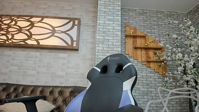 Snapshot of Alisonn_Doll chatting on February 2, 2026, 6:40 pm Alisonn Doll online show from February 2, 2026, 6:40 pm