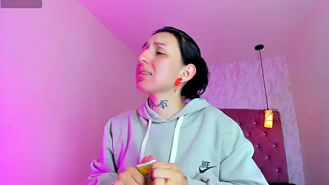 Iris  77 online show from November 18, 2025, 11:35 am