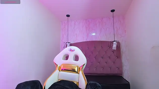 Iris  77 online show from November 28, 2025, 11:54 am