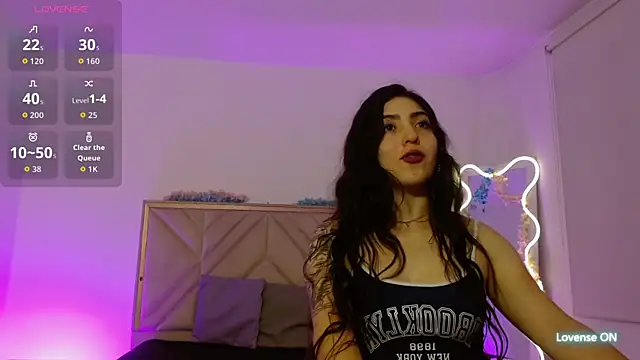 Ixchel tay online show from October 13, 2025, 3:19 am