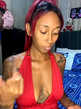 Snapshot of Zasha_Romero chatting on October 17, 2025, 3:32 am Zasha Romero online show from October 17, 2025, 3:32 am