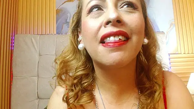 Snapshot of mavyhot303 chatting on October 11, 2025, 10:33 pm mavyhot303 online show from October 11, 2025, 10:33 pm