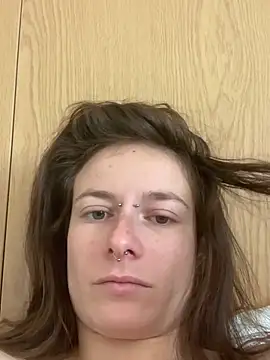 Snapshot of GoldenPussy1329 chatting on March 24, 2026, 12:27 pm GoldenPussy1329 online show from March 24, 2026, 12:27 pm