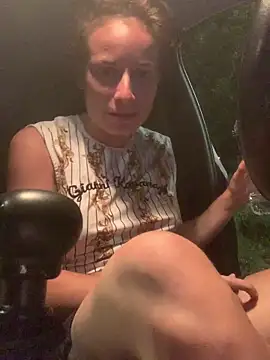 GoldenPussy1329 online show from May 25, 2026, 9:46 pm