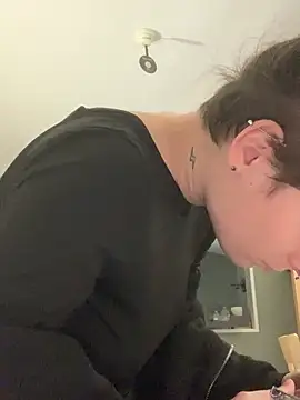 Snapshot of GoldenPussy1329 chatting on March 23, 2026, 10:42 pm GoldenPussy1329 online show from March 23, 2026, 10:42 pm