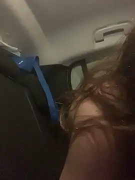 GoldenPussy1329 online show from May 7, 2026, 10:24 pm
