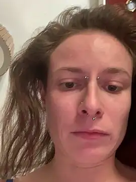 Snapshot of GoldenPussy1329 chatting on March 4, 2026, 9:55 pm GoldenPussy1329 online show from March 4, 2026, 9:55 pm