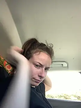 Snapshot of GoldenPussy1329 chatting on March 27, 2026, 2:07 pm GoldenPussy1329 online show from March 27, 2026, 2:07 pm