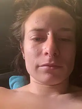 GoldenPussy1329 online show from May 19, 2026, 6:31 am