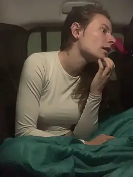 GoldenPussy1329 online show from May 15, 2026, 10:30 pm