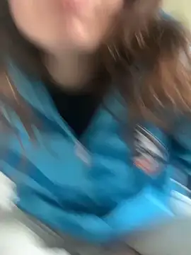 Snapshot of GoldenPussy1329 chatting on March 25, 2026, 4:50 pm GoldenPussy1329 online show from March 25, 2026, 4:50 pm