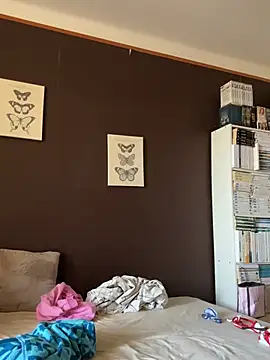 GoldenPussy1329 online show from June 27, 2026, 1:28 pm