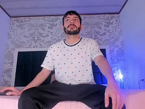 Snapshot of VynnyBlacke_ chatting on February 19, 2026, 5:15 am VynnyBlacke online show from February 19, 2026, 5:15 am