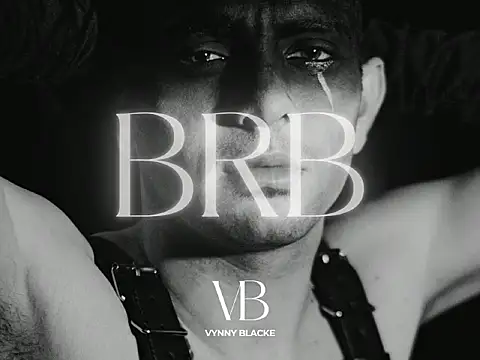 Snapshot of VynnyBlacke_ chatting on February 18, 2026, 4:32 am VynnyBlacke online show from February 18, 2026, 4:32 am