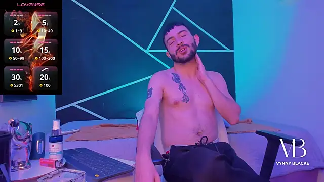 VynnyBlacke  online show from December 20, 2025, 9:17 pm